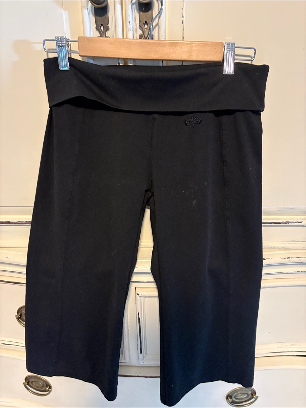 Old Navy Black Fold-Over Waist Capris